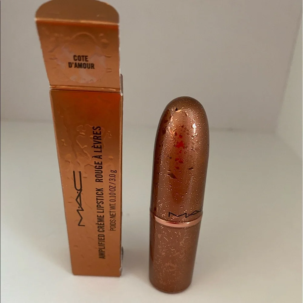 MAC AMPLIFIED CRRME LIPSTICK IN COTE D’AMOUR NIB